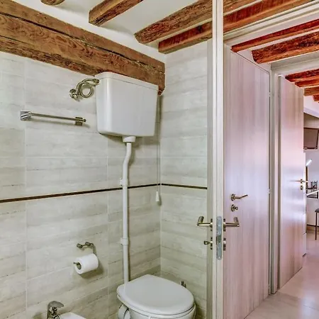 Luminoso Nel Cuore Di Genova+balcone アパート